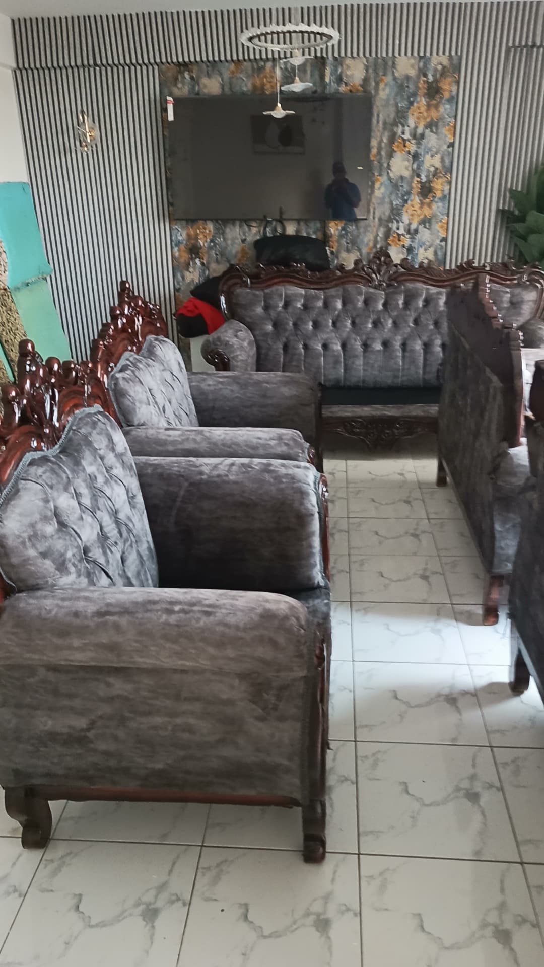 Sofa deep cleaning in progress